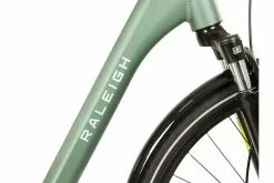 Raleigh Motus LowStep Electric Hybrid Bike-Green 22 15 Raleigh Motus LowStep Electric Hybrid Bike-Green 22 -Bikes Sales Shop 913222 6
